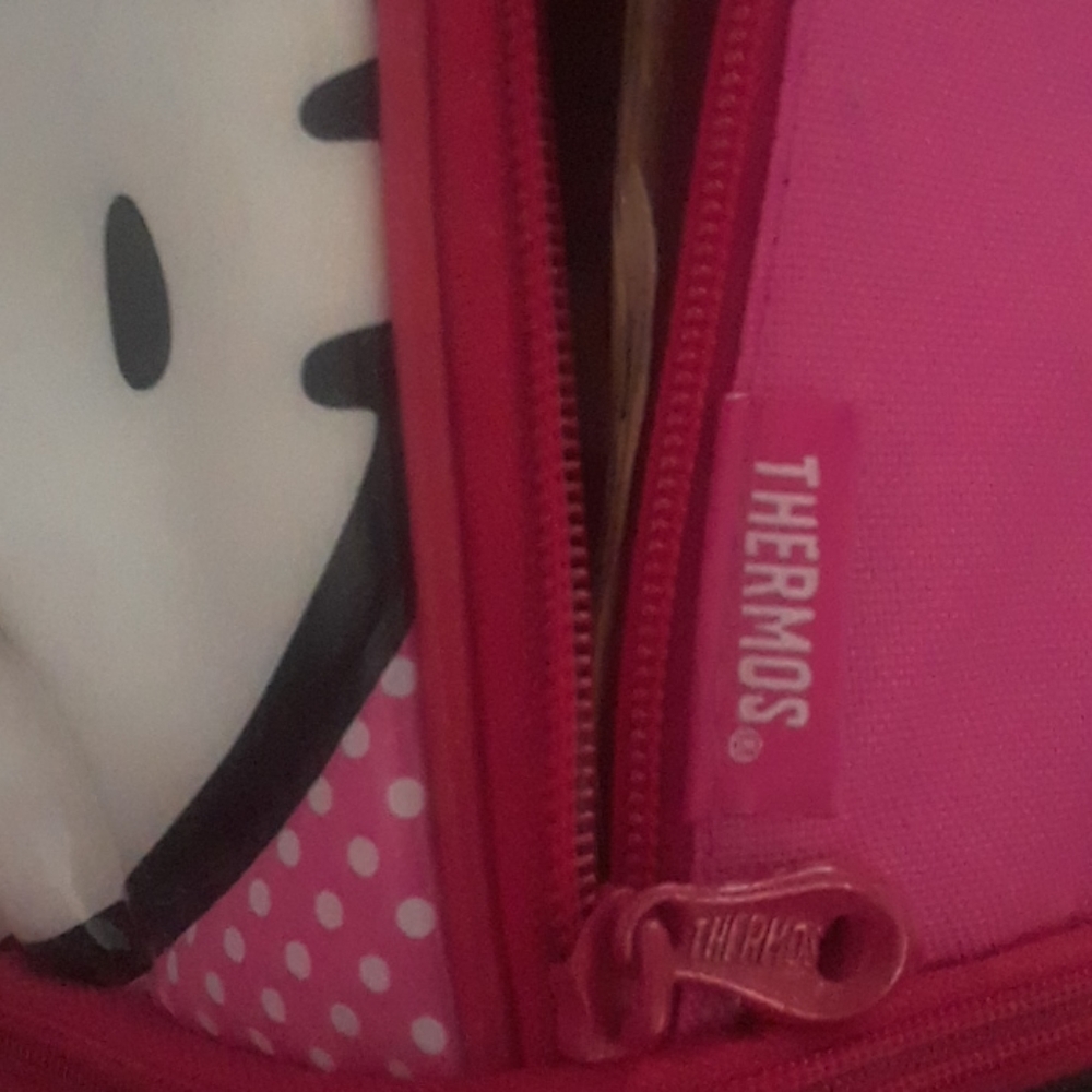 Hello Kitty lunch bag and magnet - Picture 7 of 9